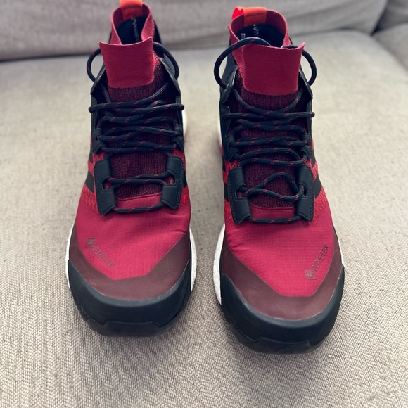 Adidas - Picture 2 of 8